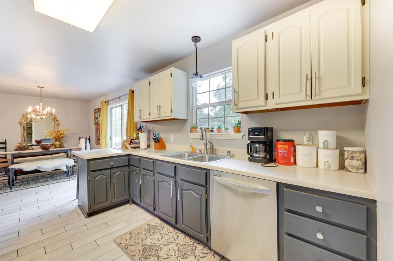 Peaceful Rogers Home Near Beaver Lake! Bagian luar foto